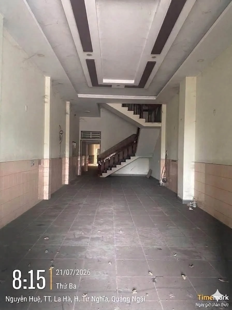 Bán nhà 3 tầng mặt tiền 191m2 Nguyễn Huệ, Tư Nghĩa, Quảng Ngãi - Ảnh 1