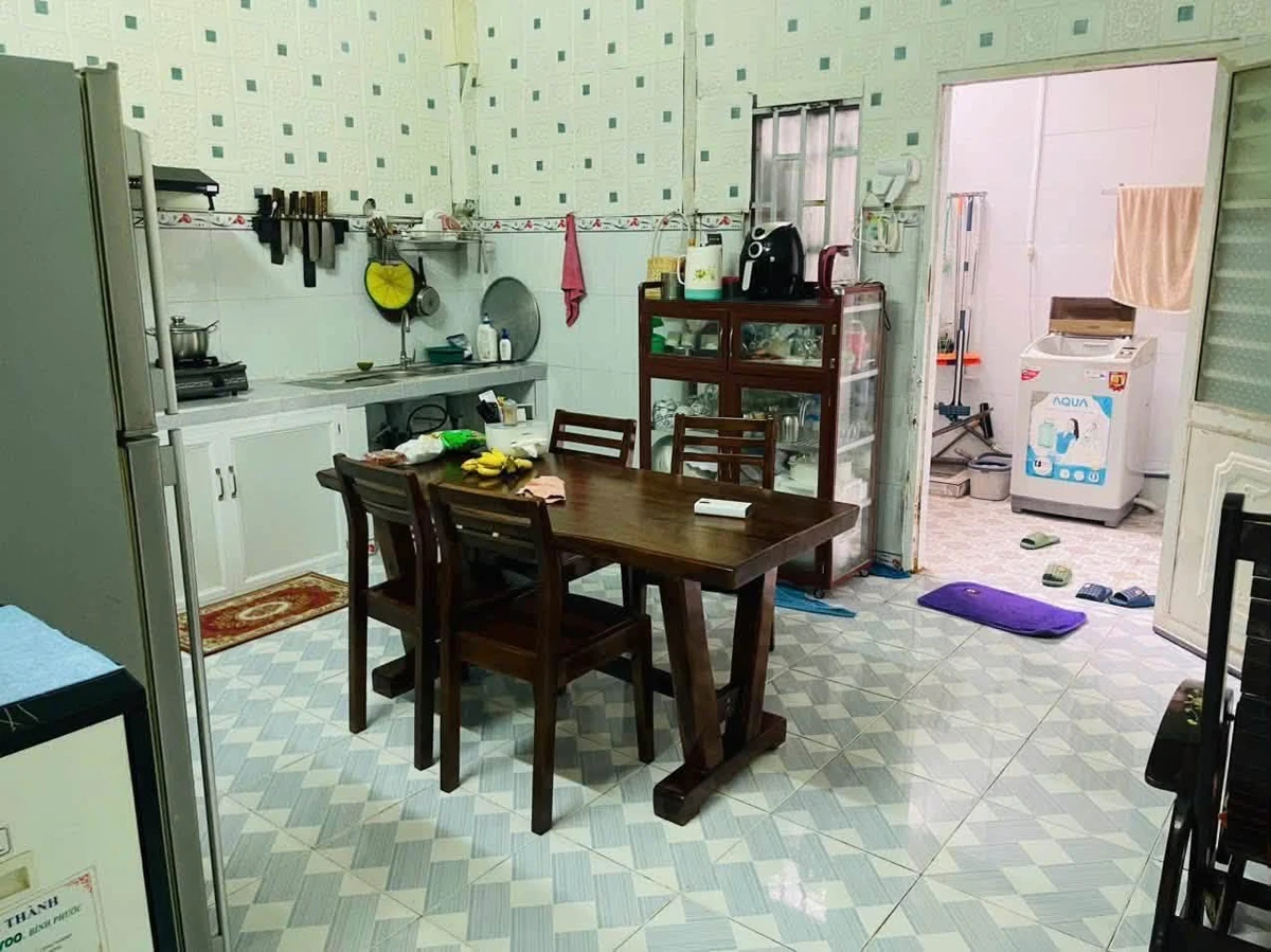 Bán nhà phố Tân Phú Nguyễn Xí 5,4x24m 1 tỷ 950 triệu - Ảnh thu nhỏ 3