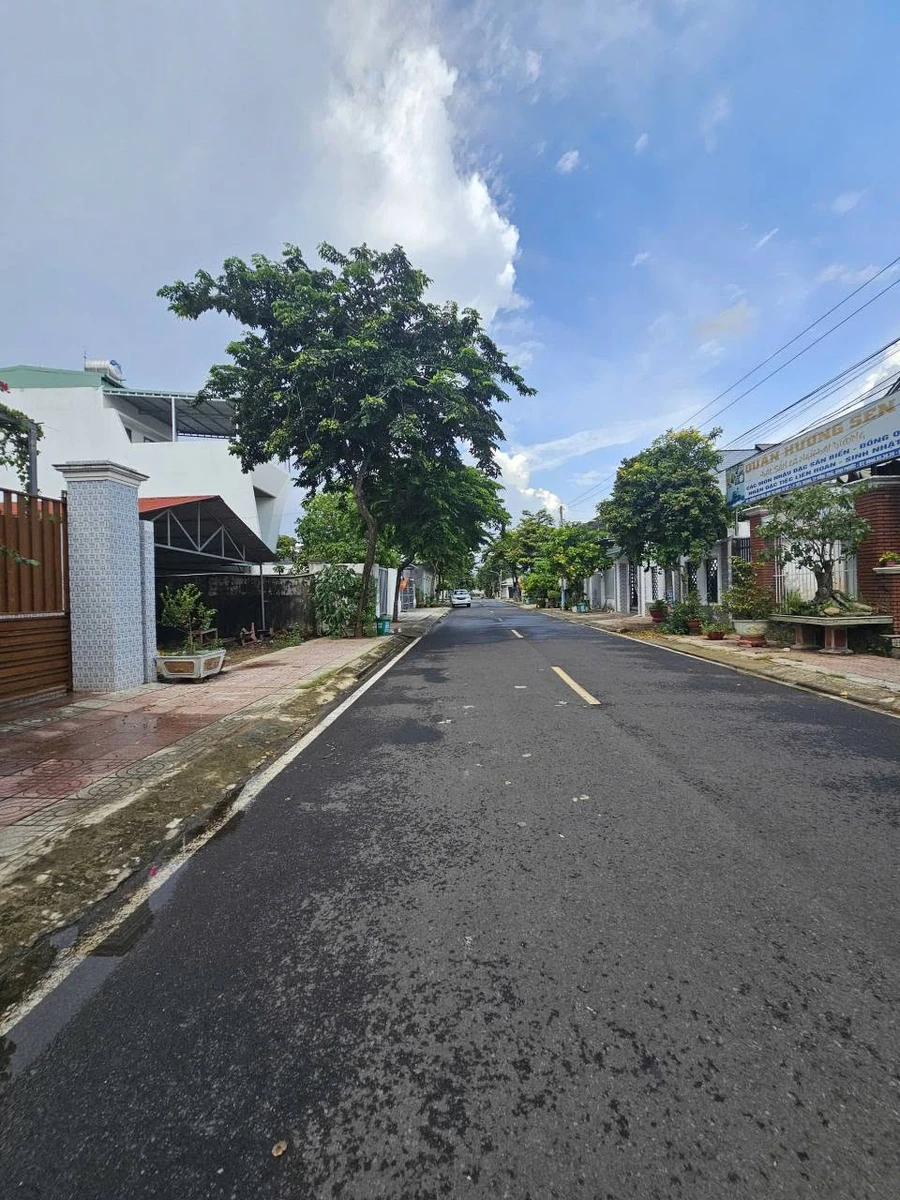 Bán nhà mặt tiền Bùi Viện, Đồng Xoài, 225m², 3.2 tỷ - Ảnh thu nhỏ 4