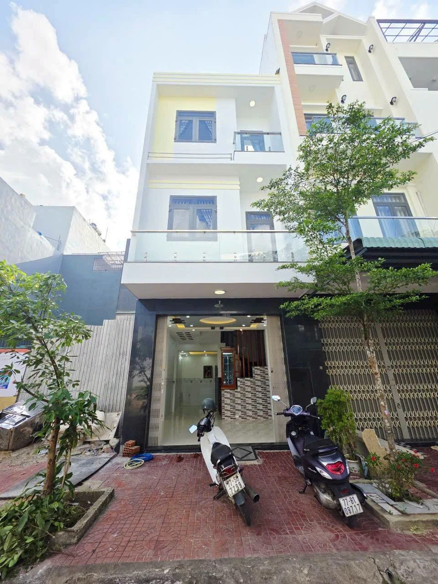 Bán nhà mặt tiền 3 tầng 42,75m² Quy Nhơn 3 tỷ - Ảnh 1