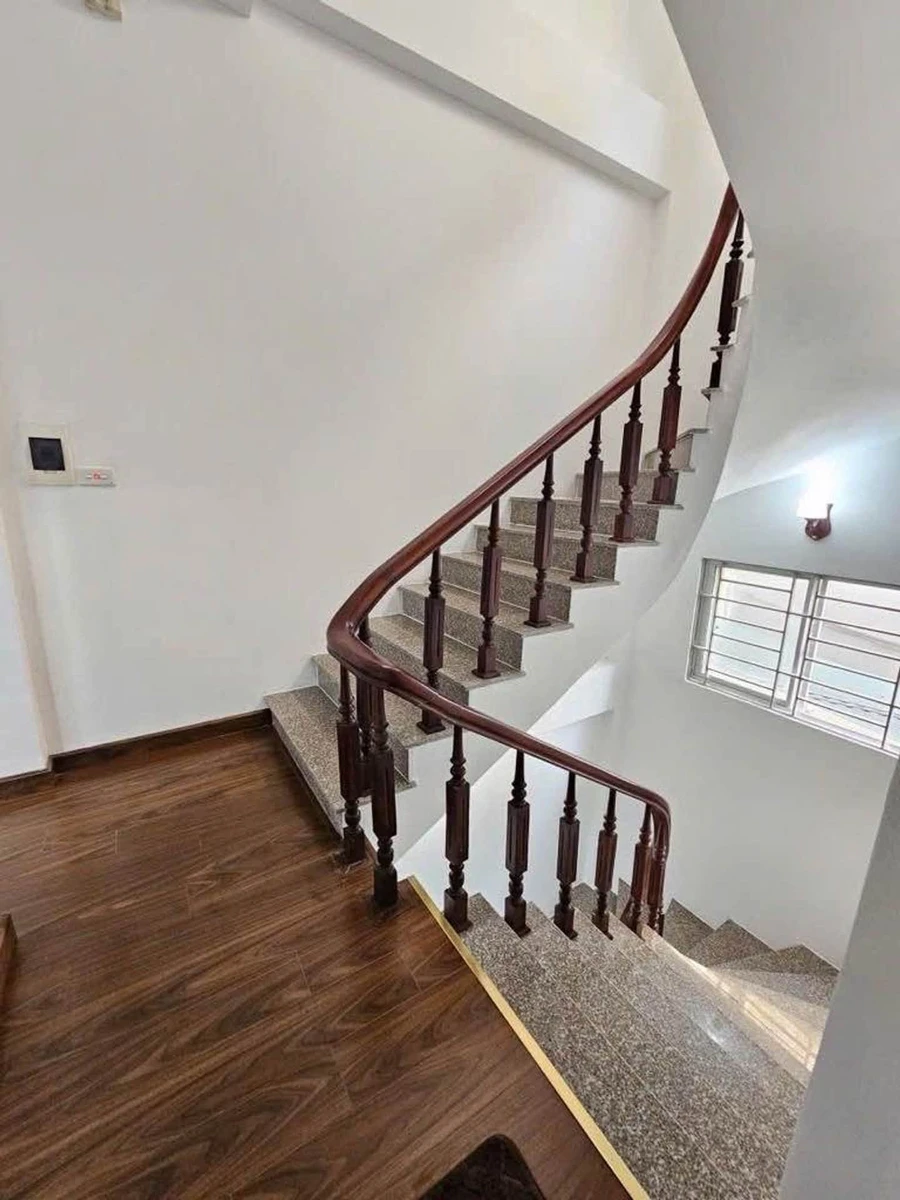 Bán nhà 4 tầng Hoàng Quốc Việt Cầu Giấy, 50m², 11,5 tỷ - Ảnh thu nhỏ 3