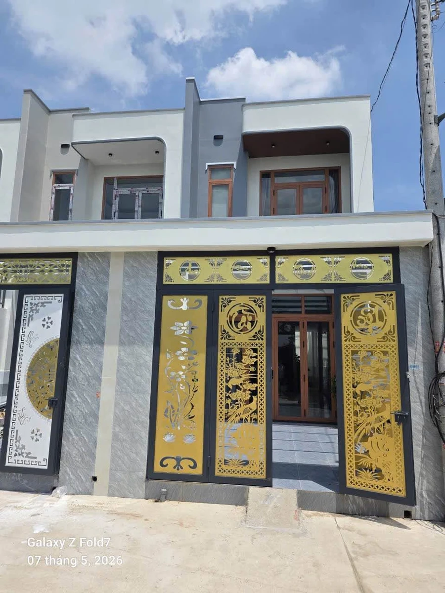 Bán nhà lầu 4 phòng ngủ 112,5m² Đức Hòa Long An 2 tỷ 390 - Ảnh 1