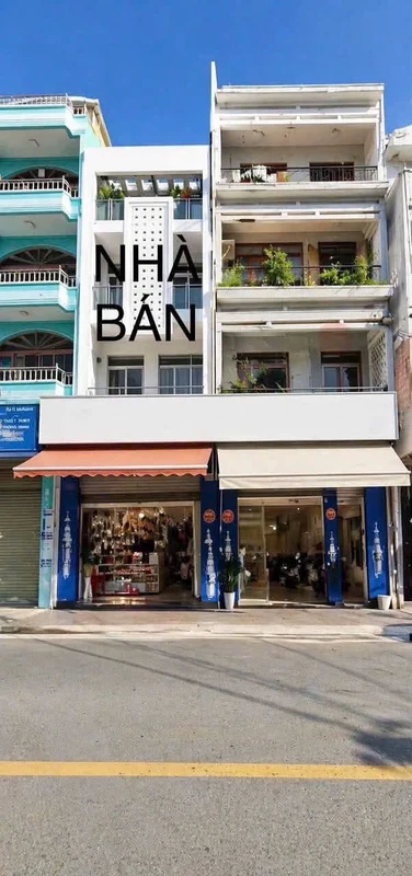 Bán nhà 4 tầng mặt tiền Trần Quý Cáp 104.8m2 Nha Trang