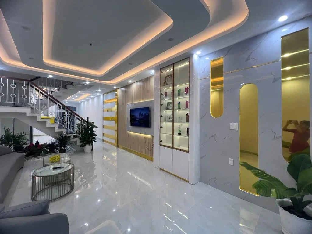 Bán nhà 1 trệt 2 lầu mặt tiền 100m² Nguyễn Thiện Thuật Quận 12 - Ảnh thu nhỏ 4