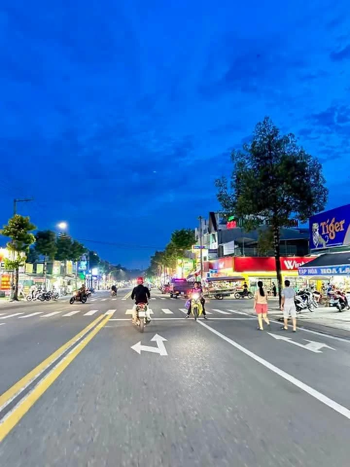 Bán nhà 5x20 (100m²) kinh doanh Mỹ Phước 1 giá 4.4 tỷ - Ảnh thu nhỏ 2