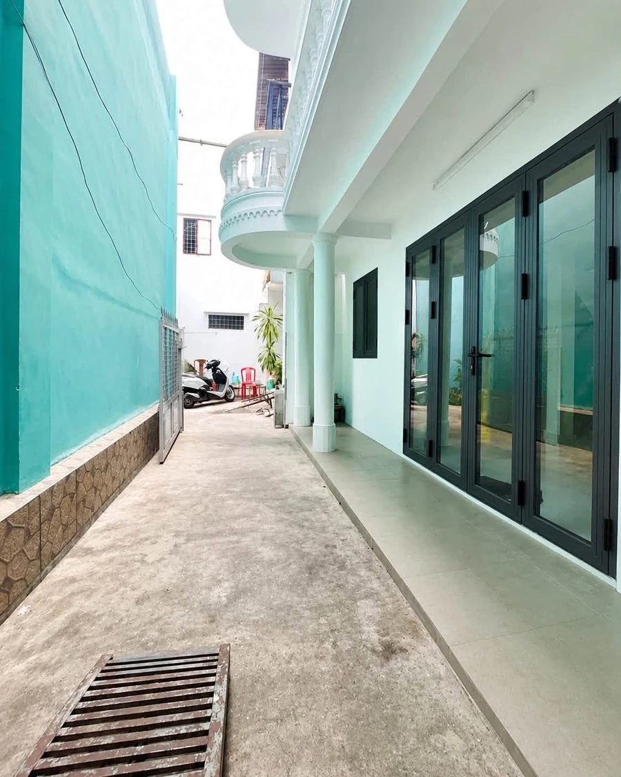 Bán nhà 2 tầng 51m², 3PN 2WC, sổ hồng riêng, gần chợ Thủ Đức, giá 4,1 tỷ - Ảnh 1
