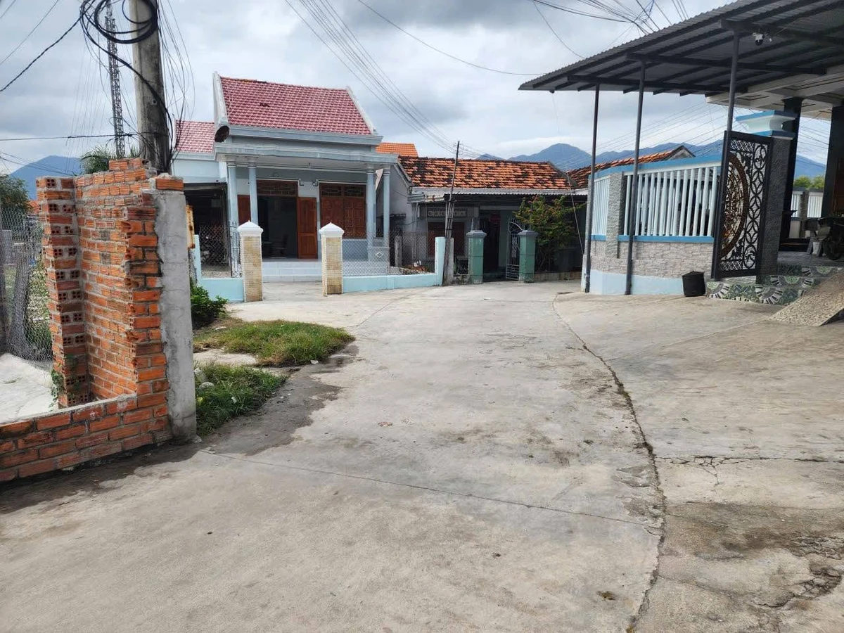 Bán nhà 2 PN gần biển Nha Trang 90m2, giá 2 tỷ - Ảnh thu nhỏ 3