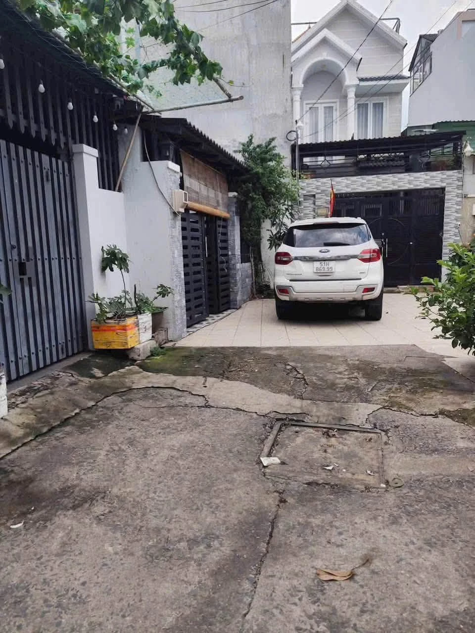 Bán nhà trệt gác lửng 62m², 3 phòng ngủ, hẻm xe hơi gần chợ đầu mối Thủ Đức - Ảnh 1