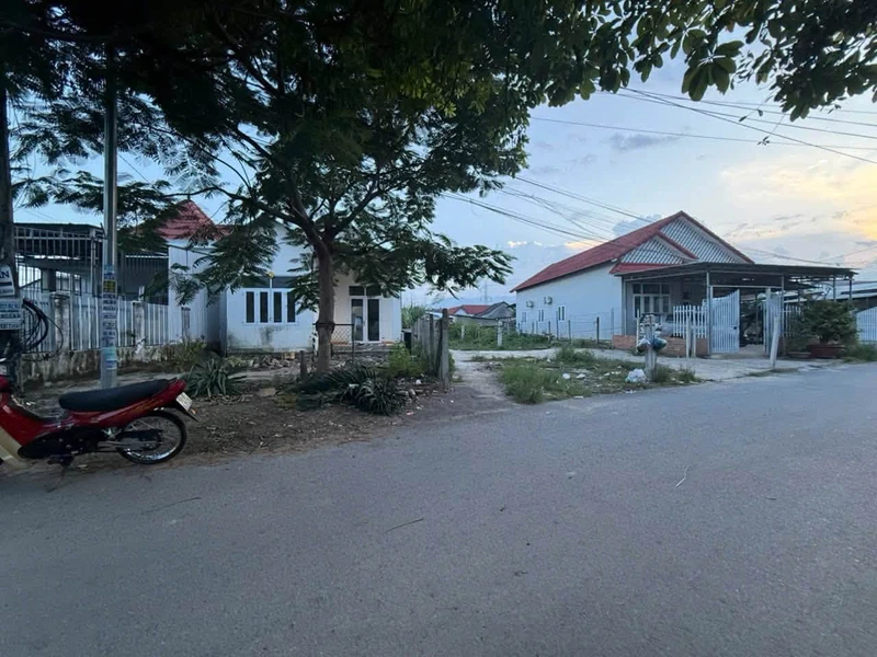 Bán nhà mặt tiền kinh doanh 243m2 tại Diên Lạc, cách Tỉnh lộ 2 100m, giá 1,499 tỷ