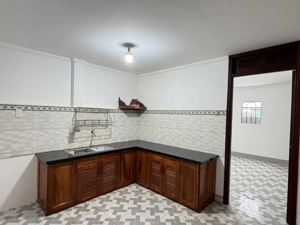 Bán nhà mặt tiền kinh doanh Phạm Văn Đồng, Tân Phú 136m² 4.25 tỷ - Ảnh thu nhỏ 3