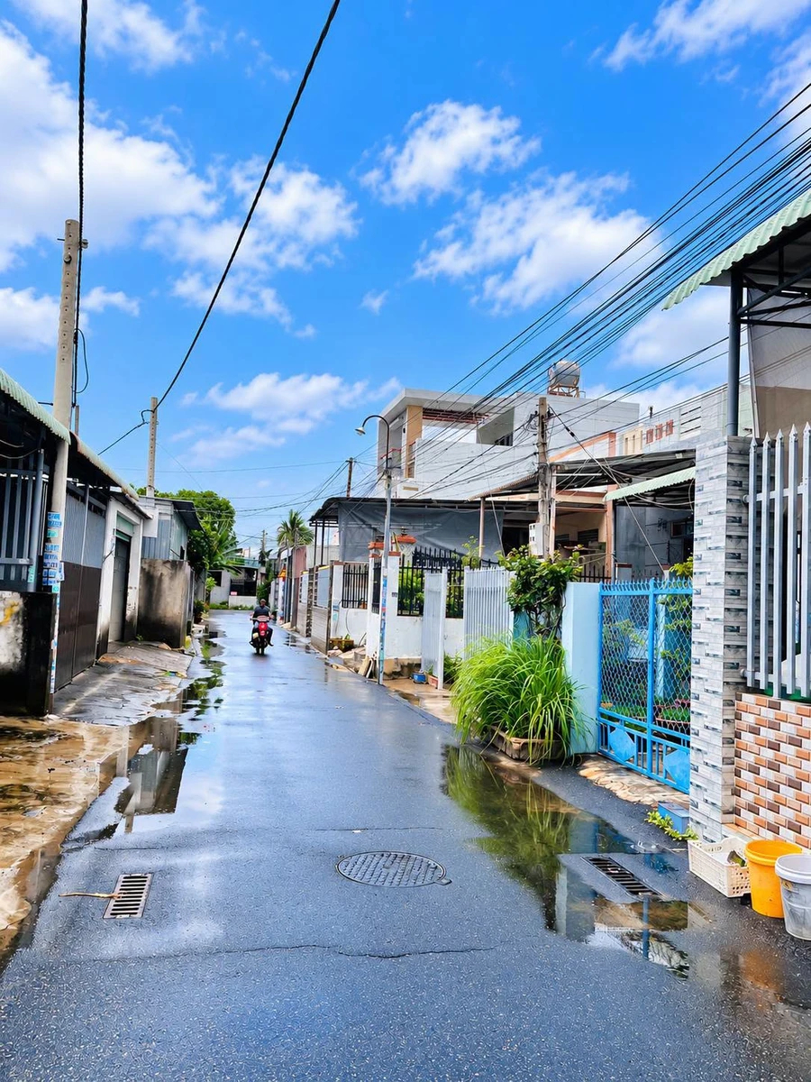 Bán đất mặt tiền 187,5m² gần biển 350m Xã Long Hải - Ảnh 1