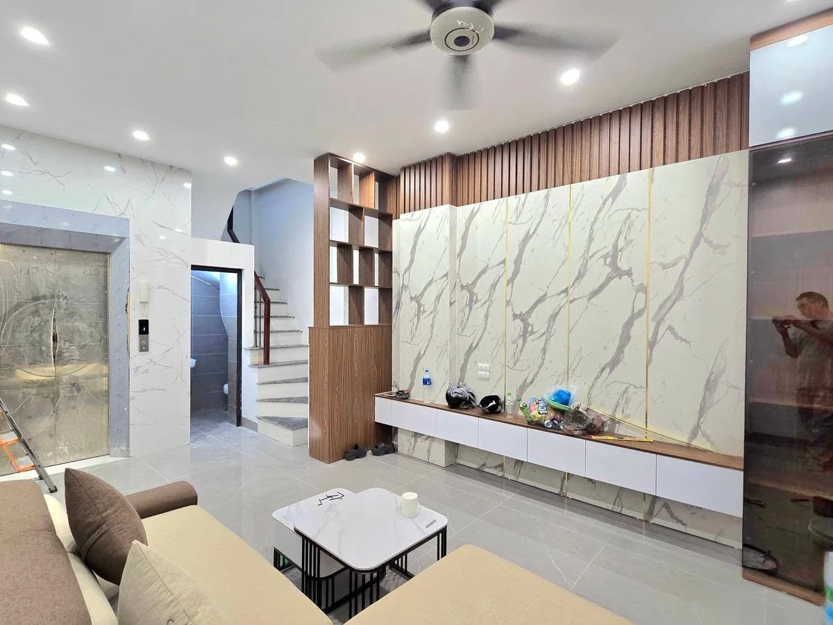 Bán nhà mới 6 tầng thang máy 36m2 Nguyễn Khánh Toàn Cầu Giấy - Ảnh 1