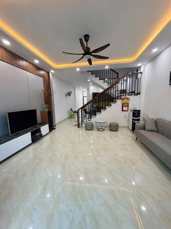 Bán nhà liên hoa 100m2, 3 phòng ngủ, Nha Trang 3,75 tỷ