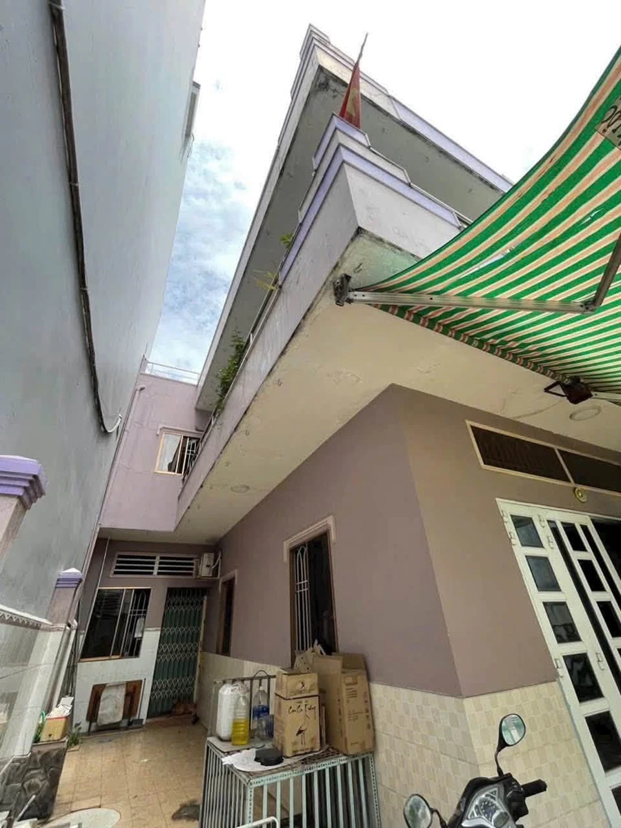 Bán nhà hẻm xe hơi Trần Xuân Soạn, Quận 7, 137m2, trệt 1 lầu 3PN, giá 13,7 tỷ - Ảnh thu nhỏ 2