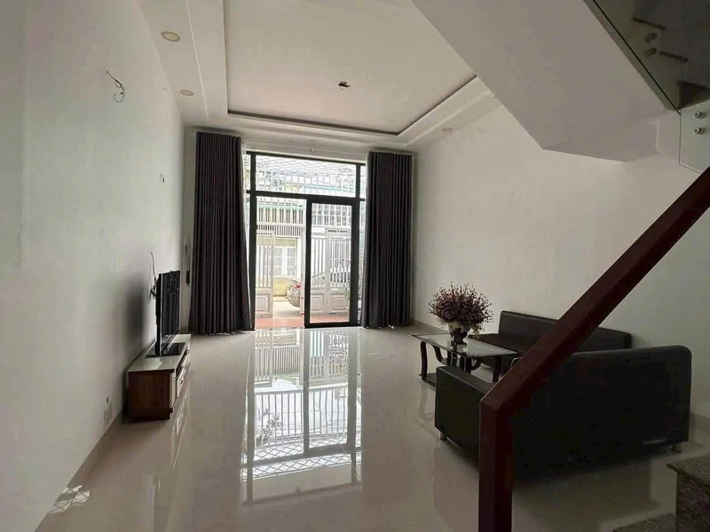 Bán nhà 2 mê mặt tiền 80m2, 3 phòng ngủ tại Buôn Ma Thuột