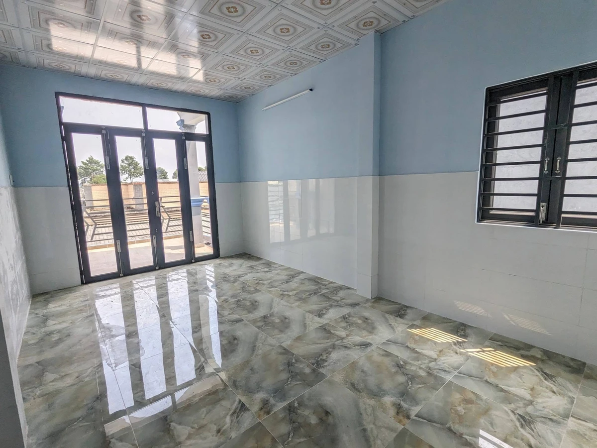 Bán nhà 1 trệt 1 lầu 70m2 nở hậu giá 2,9 tỷ đường Bùi Thị Xuân, Tân Bình, Dĩ An - Ảnh 1