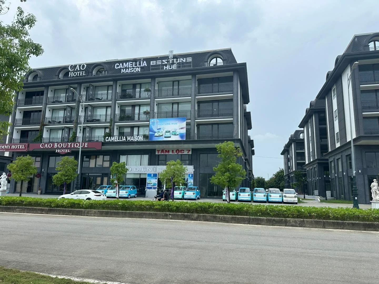 Bán shophouse góc 5 tầng 93m2 Võ Nguyên Giáp Huế 13.6 tỷ - Ảnh 1