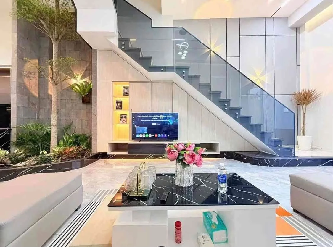Bán nhà 4 tầng 91m² mặt tiền Dĩ An, giá 8.5 tỷ - Ảnh thu nhỏ 3