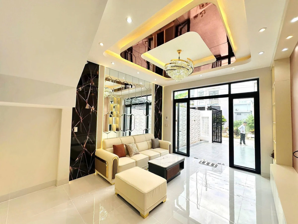 Bán nhà phố 1 trệt 1 lầu 4PN hẻm ô tô gần đường Liên Hương, Rạch Giá, giá 2,86 tỷ - Ảnh thu nhỏ 4