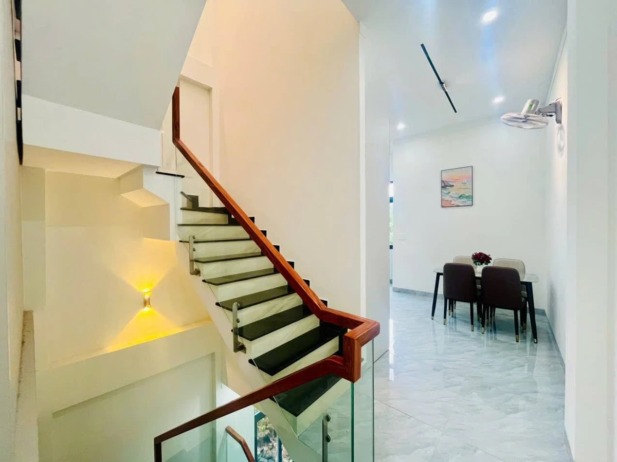 Bán nhà 3 tầng mặt tiền Hùng Vương 180m², Quận 5 - Ảnh thu nhỏ 2