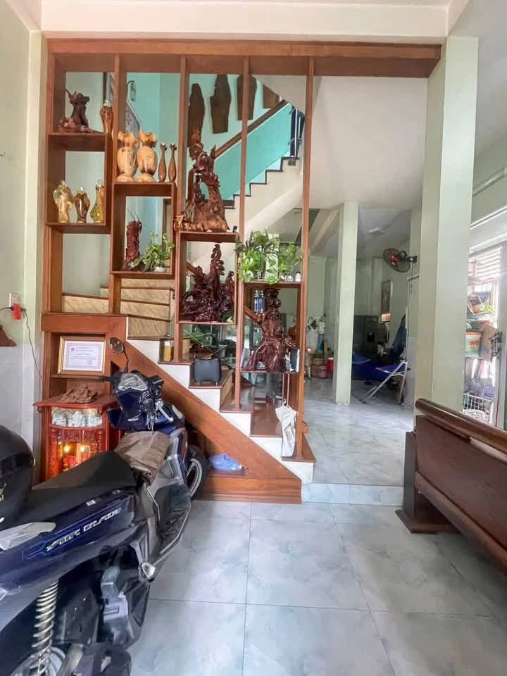 Bán nhà ôm góc 3 tầng mặt tiền Trần Hưng Đạo 45m2 Quy Nhơn - Ảnh thu nhỏ 2
