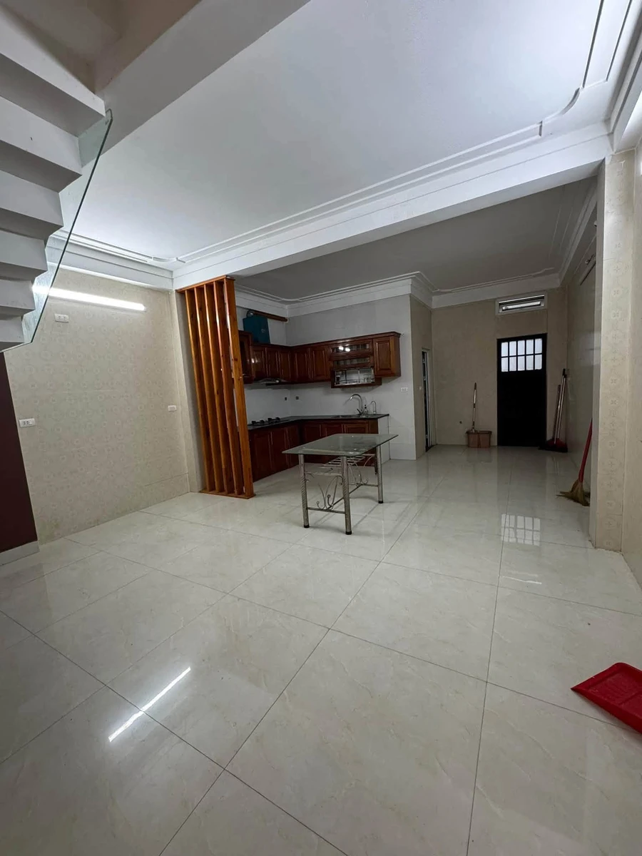 Bán nhà 4 phòng mặt tiền Hoà Minh, Đà Nẵng, 222m2, giá 6.8 tỷ - Ảnh thu nhỏ 3