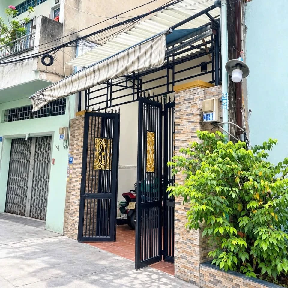 Bán nhà 70m2 đường xe hơi thông gần AEON Bình Tân giá 4,2 tỷ - Ảnh 1