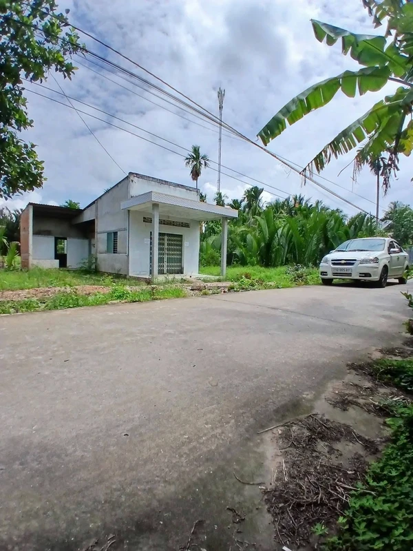 Bán nhà mặt tiền Bến Tre 900m2 giá 1.2 tỷ