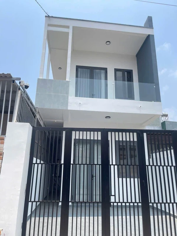 Bán nhà mặt tiền 3PN, 191.5m2, Nhà Vuông, Tây Ninh mrsangnhadep