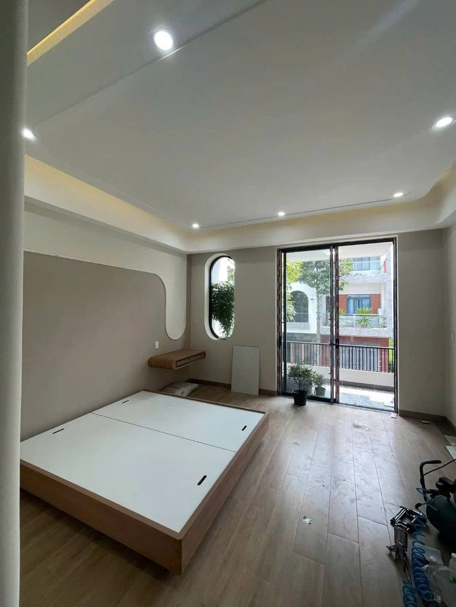 Bán nhà 1 trệt 1 lầu 1 tum 4,5x19m, 3PN, KDC Hoàn Cầu, Phước Hưng, TP Bà Rịa, giá 4,45 tỷ - Ảnh thu nhỏ 3