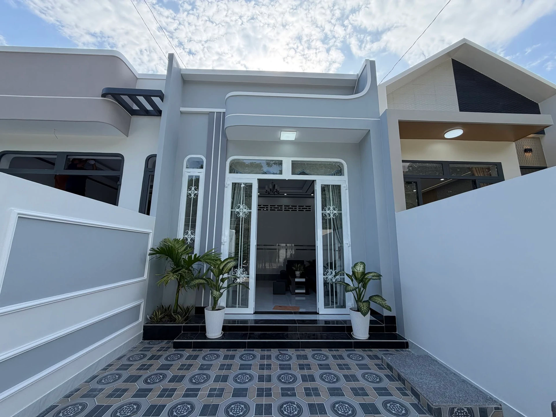 Bán nhà cấp 4 xây mới 2 PN 96,6m² Long Hoa 999 triệu - Ảnh 1