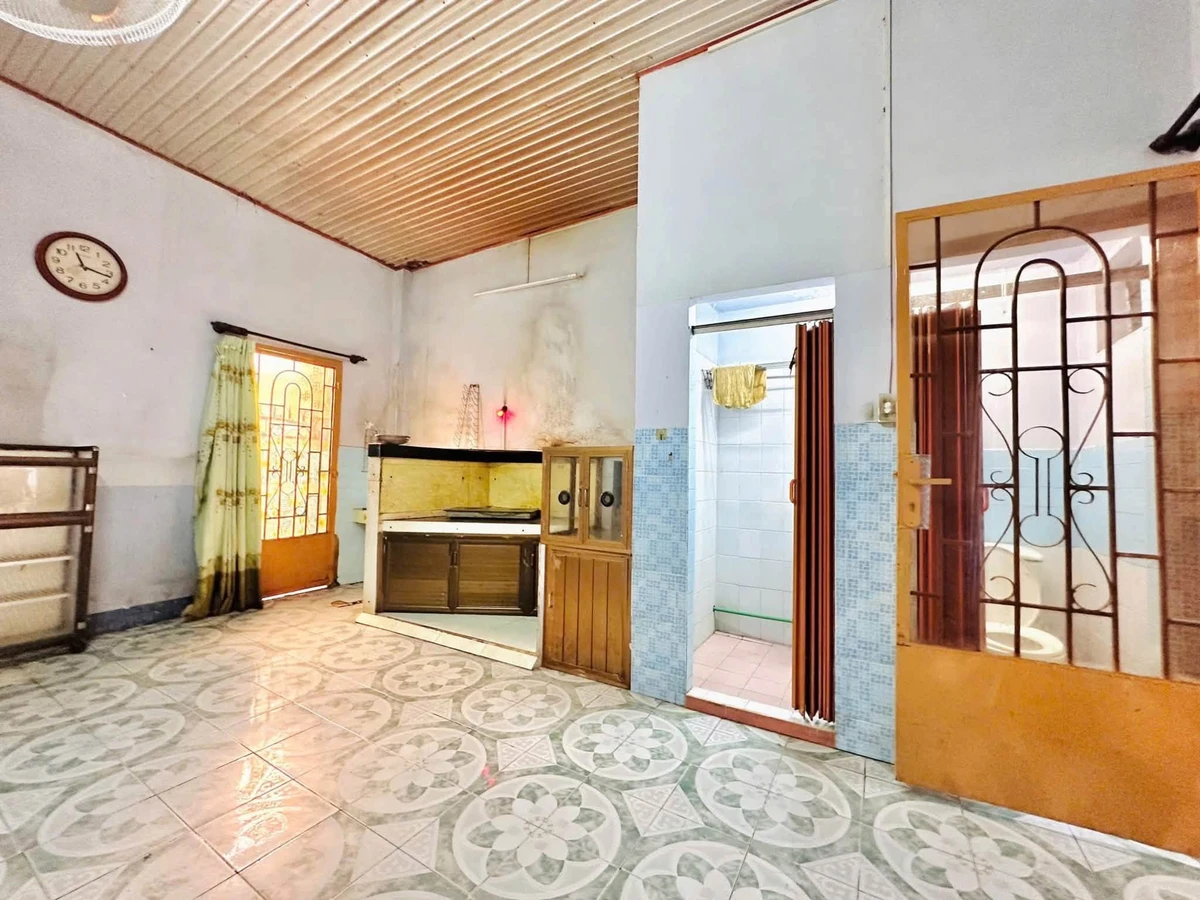 Bán gấp nhà 8x14 thổ cư 70m2 đường rộng tại Phú Thọ, Bình Dương giá 2,25 tỷ - Ảnh thu nhỏ 2