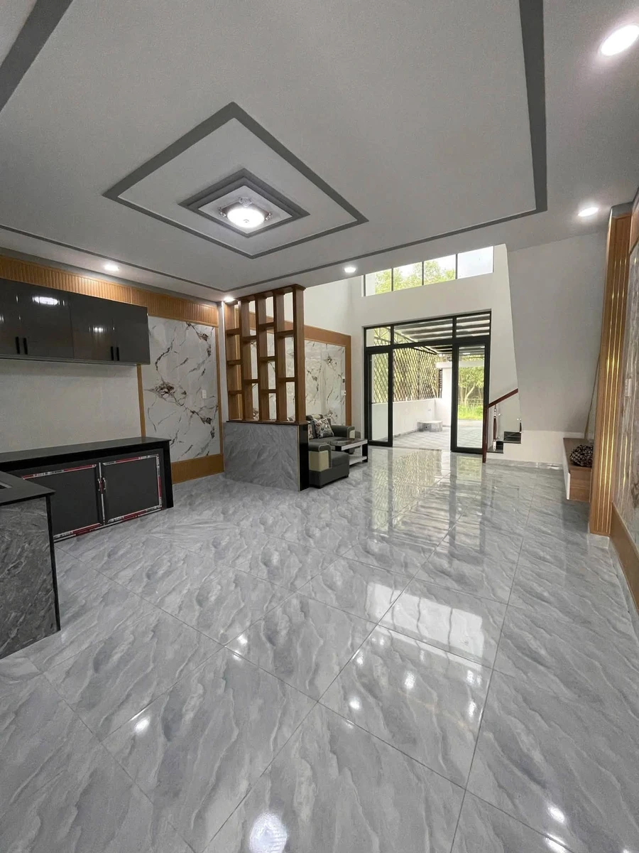Bán nhà sân vườn 5x31m, 3 phòng ngủ, 2WC, giá 2,08 tỷ tại Bến Cát, Bình Dương - Ảnh thu nhỏ 5
