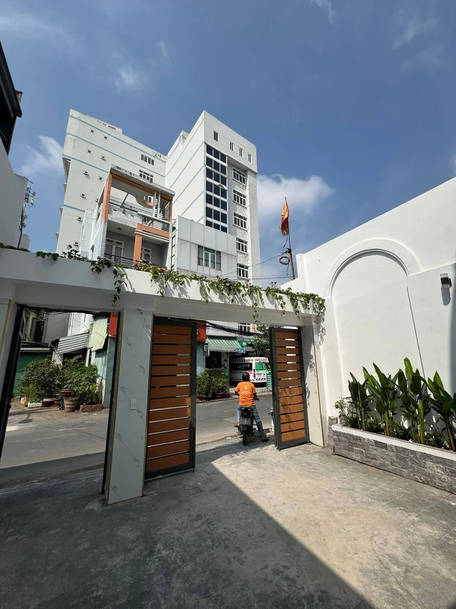 Bán nhà mặt tiền Nguyễn Đức Thiệu 120m2, 3PN, giá 6,9 tỷ, phường Dĩ An - Ảnh 1