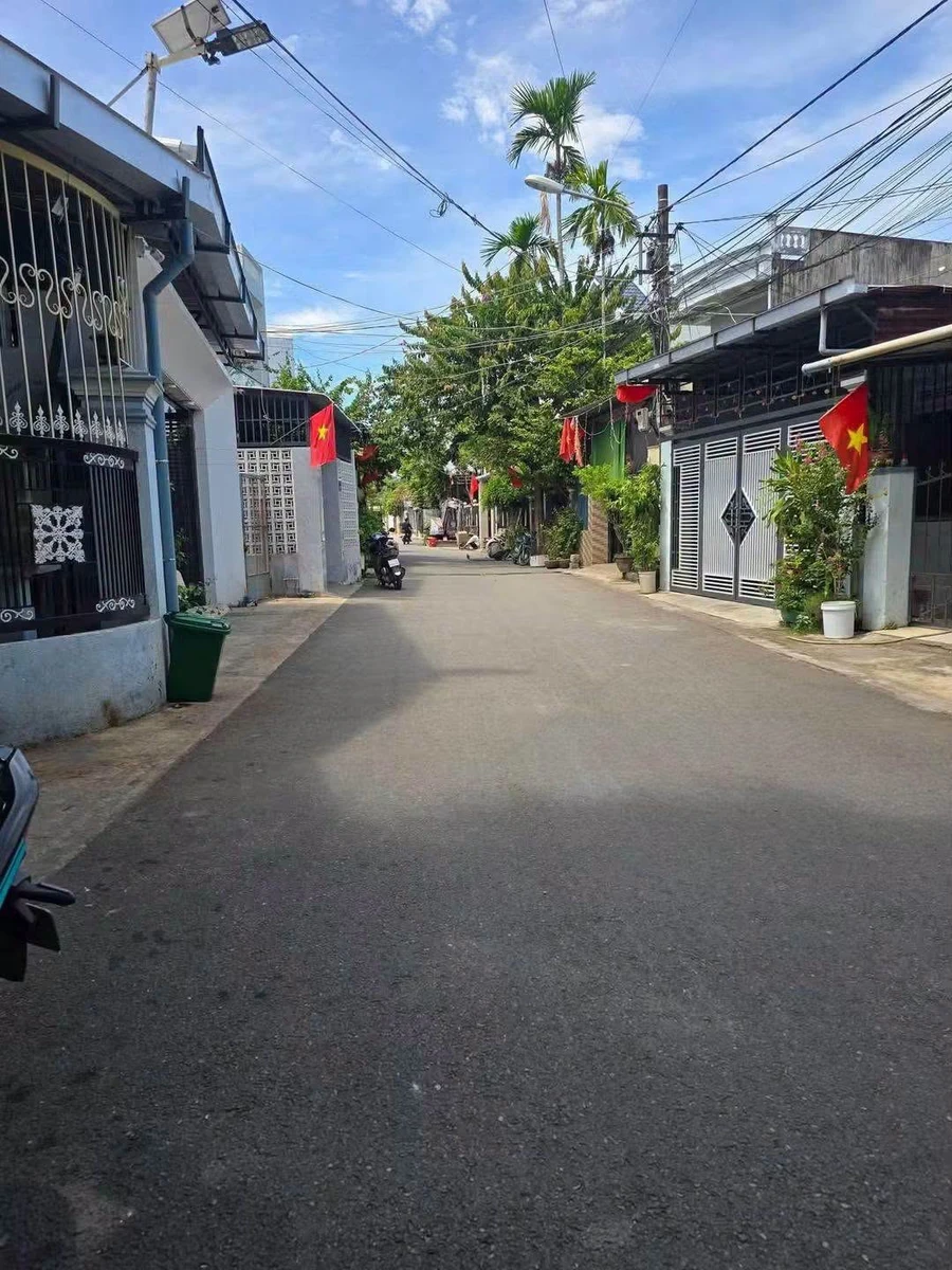 Bán nhà 2 mê 5x25m, 4 phòng, mặt tiền Nguyễn Trãi, Quận 5 - Ảnh 1