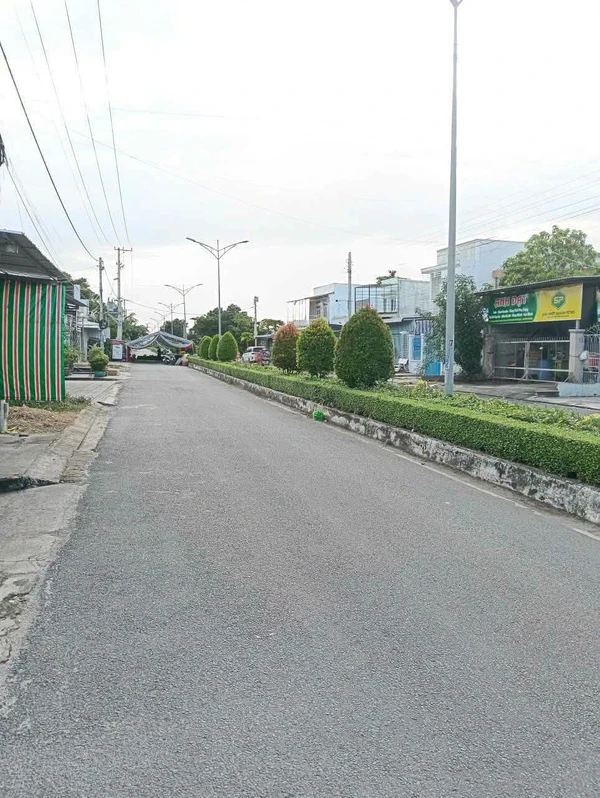 Bán đất tặng nhà cấp 4 mặt tiền Nguyễn Thiện Thuật Rạch Sỏi 511m2 - 3.6 tỷ