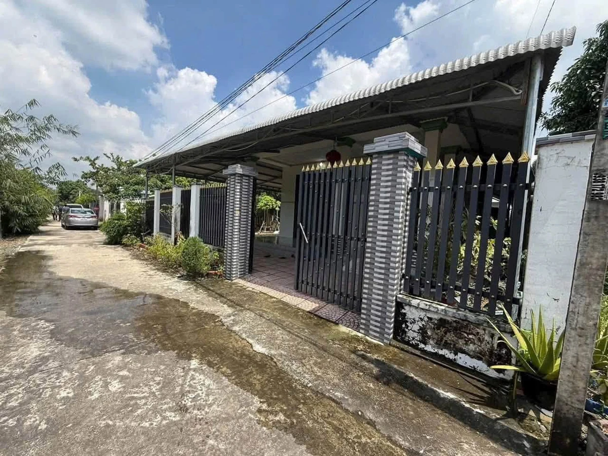 Bán nhà vườn 570m² đường sân xe gần chợ trường học Tây Ninh - Ảnh 1