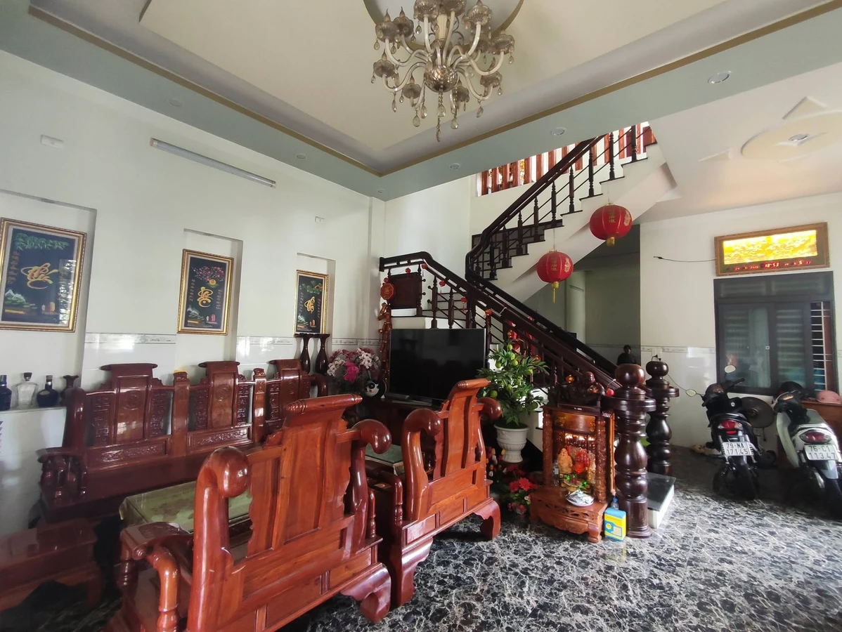 Bán nhà 4 tầng 4PN mặt tiền Quang Trung, 96m², 2.8 tỷ - Ảnh thu nhỏ 2