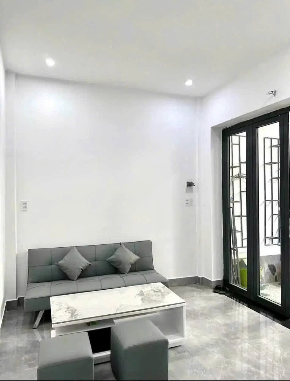 Bán nhà 2 tầng kiệt ô tô đường Nguyễn Tuân, phường Xuân Phú, Huế 2,39 tỷ - Ảnh 1
