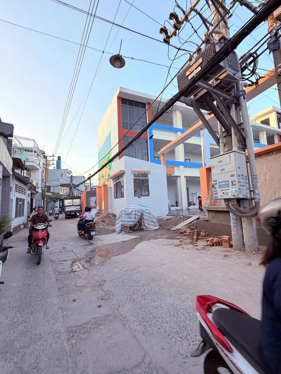 Bán nhà trệt lầu 3PN Tam Hiệp, Đồng Nai 81m² giá 4,09 tỷ - Ảnh thu nhỏ 2