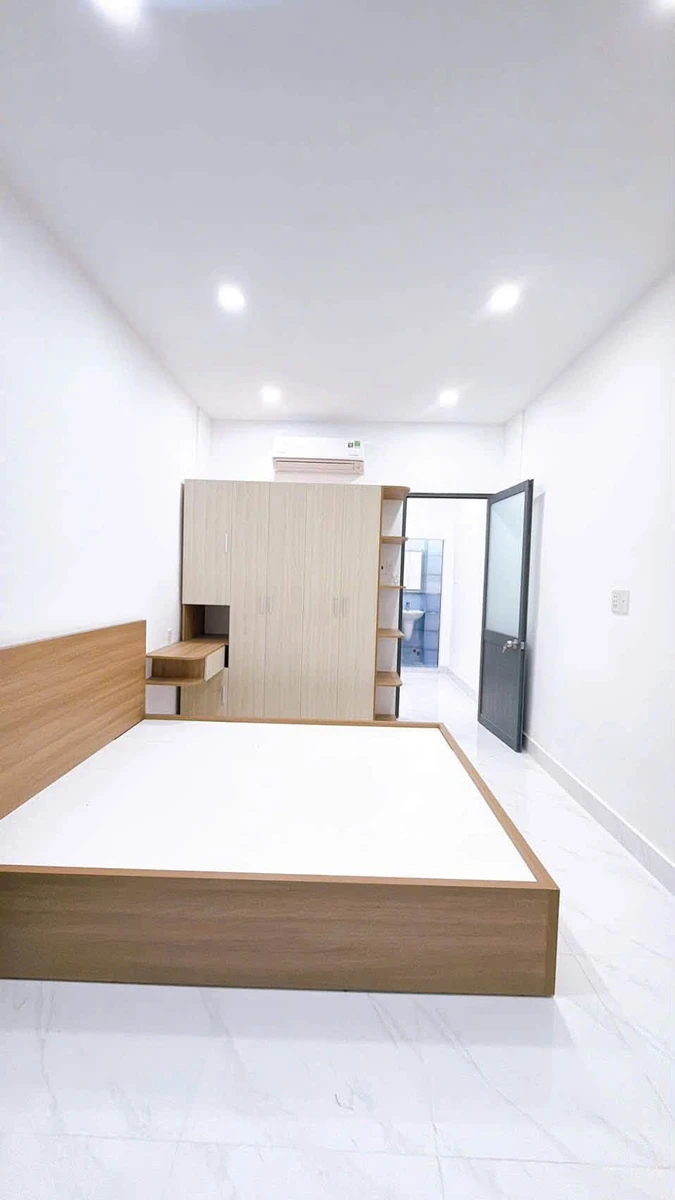 Bán nhà 1 trệt 2 lầu 21,8m² lô nhì Hoàng Diệu Quận 4, giá 5,5 tỷ - Ảnh thu nhỏ 5