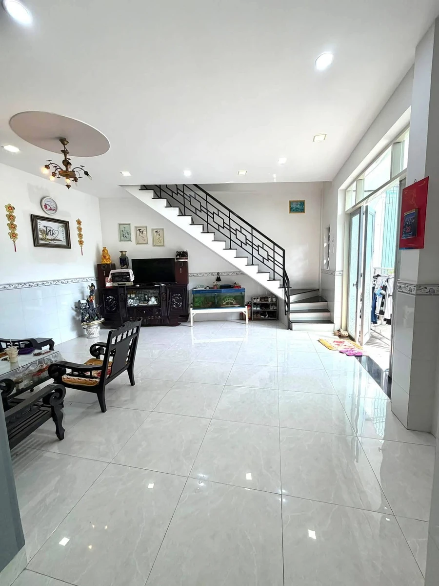 Bán nhà 2 tầng 50m² sát chợ gần trường học Quận 3 - Ảnh thu nhỏ 3