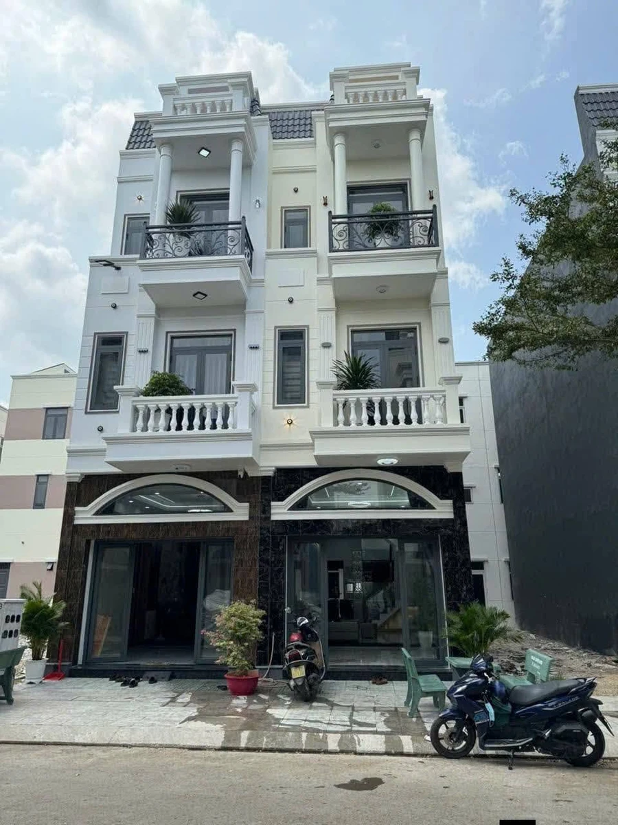 Bán nhà 4PN 60m2 Phường Dĩ An 5 tỷ 500 triệu - Ảnh thu nhỏ 2
