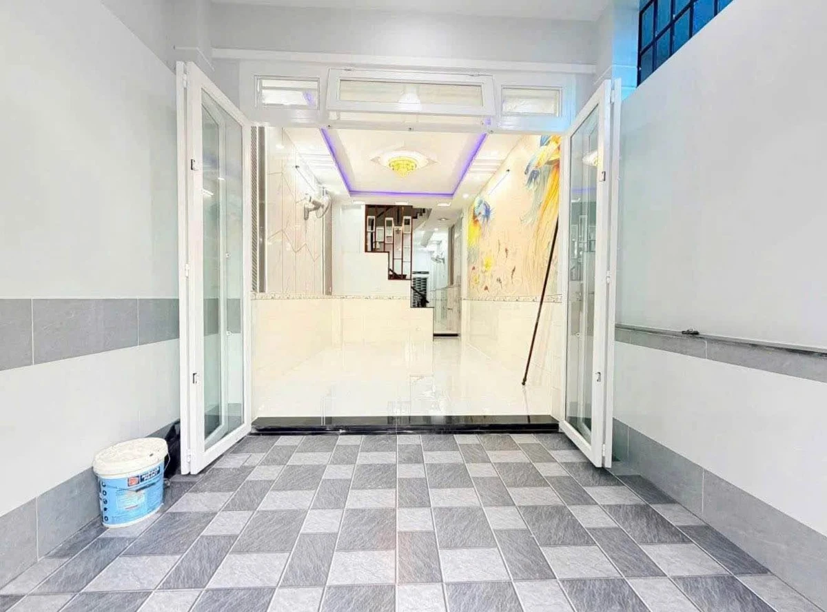 Bán nhà 1 trệt 2 lầu 4PN hẻm HT35, Quận 12, 69,1m², giá 5,35 tỷ - Ảnh thu nhỏ 2