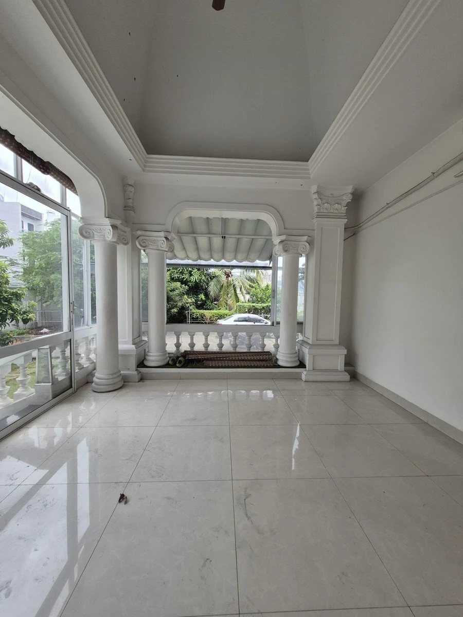 Bán biệt thự 1234m2 trung tâm Quận 12, giá 75 tỷ, có hồ bơi, phòng gym, sân vườn - Ảnh thu nhỏ 2