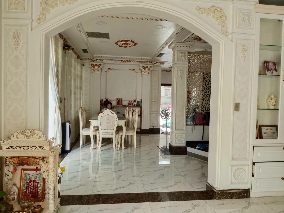 Bán villa 3 tầng 226m2 khu biệt thự Hoàng Gia, trung tâm hành chính Dĩ An, giá 25 tỷ - Ảnh thu nhỏ 5