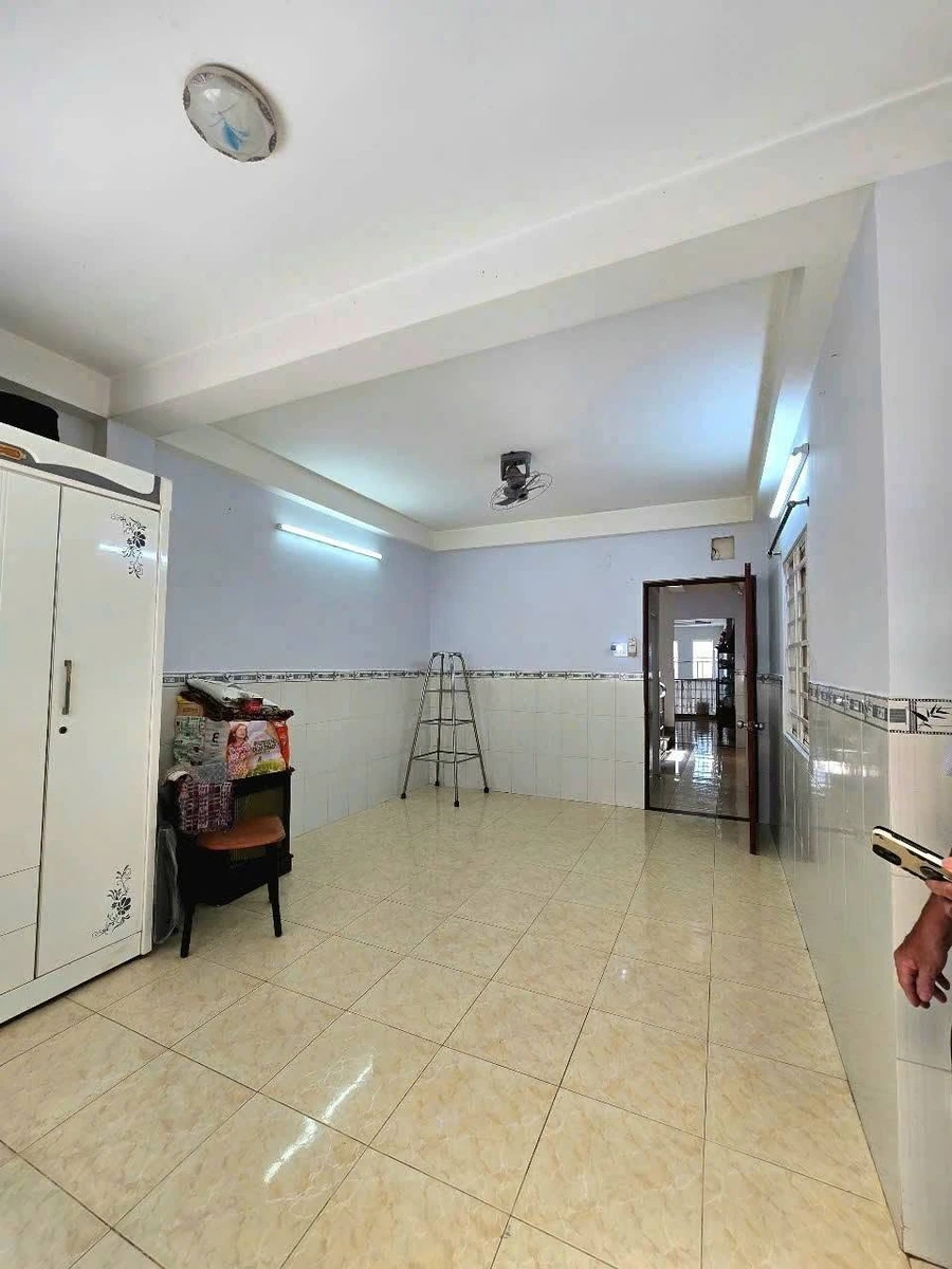 Bán nhà mặt tiền 4 tầng Hàn Hải Nguyên Q.11, 71.4m² 13.8 tỷ - Ảnh thu nhỏ 4