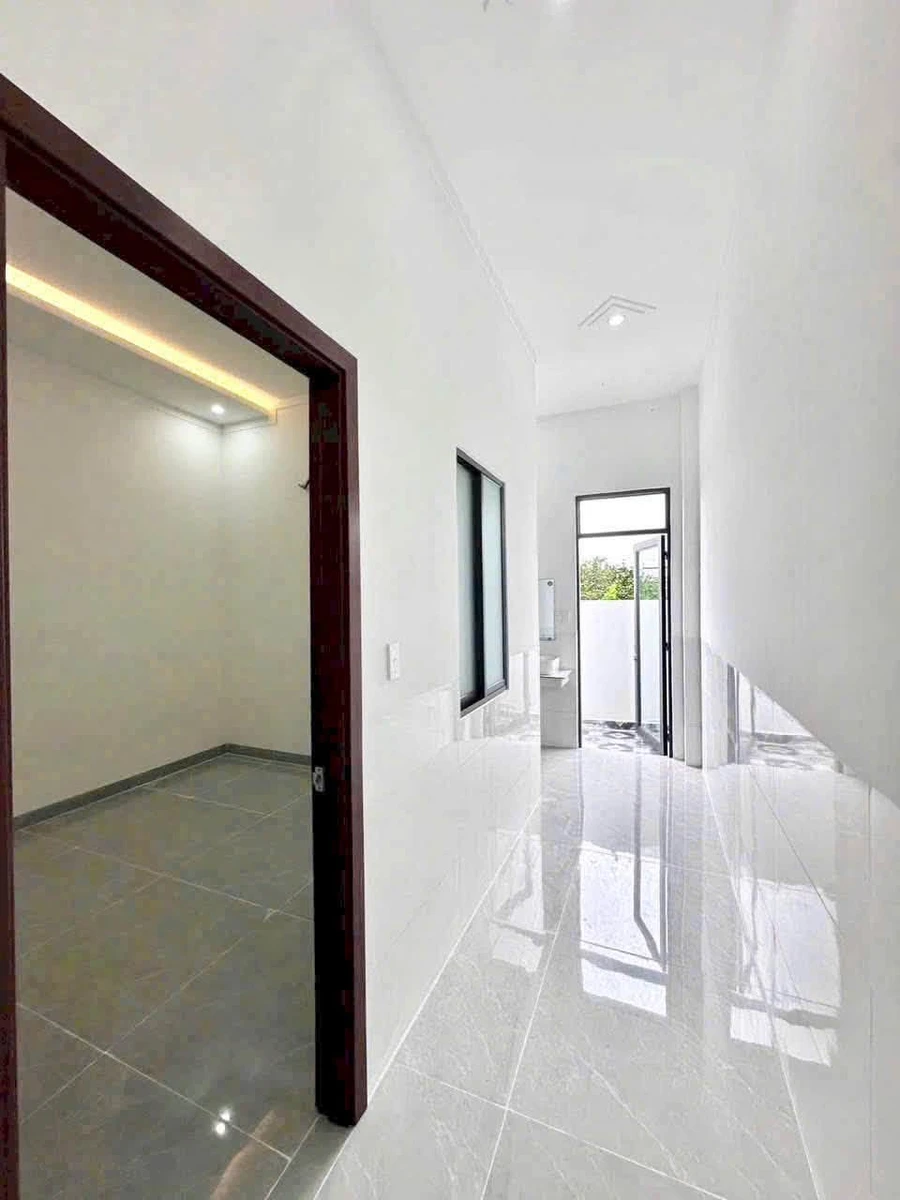 Bán nhà thiết kế độc lập 4PN 105m² Bình Dương 700 triệu - Ảnh thu nhỏ 5
