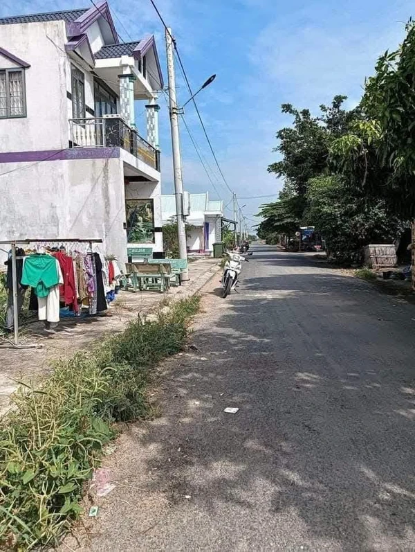 Bán nhà 2 lô đất 10x16m, 1 tỷ 800 triệu, Long An