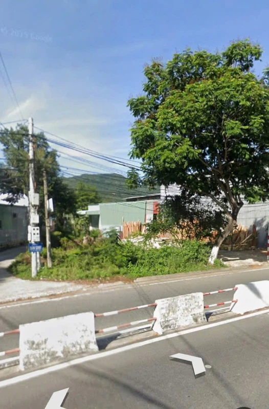 Bán đất mặt tiền Nguyễn Tất Thành 60,9m² giá 2,7 tỷ gần Diamond Bay, Nha Trang